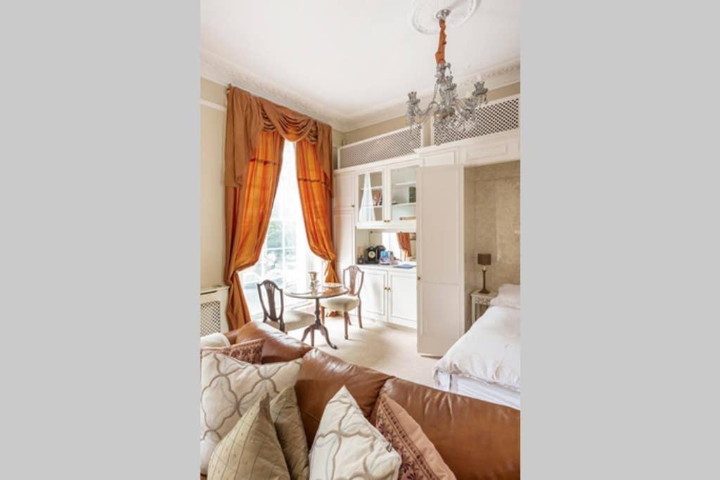 شقة Beautiful Studio With Private Outside Terrace باث المظهر الخارجي الصورة
